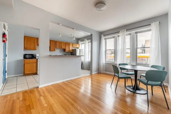 Coliving in Ukrainian Village - West Side, Chicago