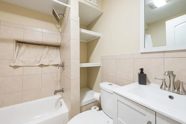 Coliving in West Town - West Side, Chicago