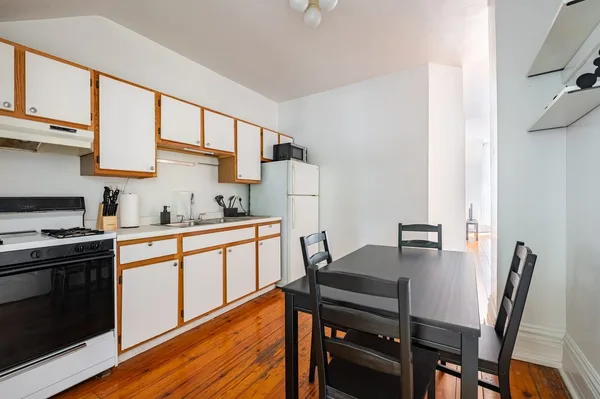 Coliving in Roscoe Village - North Side, Chicago
