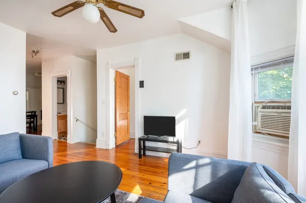 Coliving in Roscoe Village - North Side, Chicago