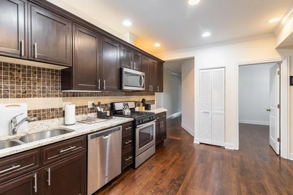 Coliving in Avondale - North Side, Chicago