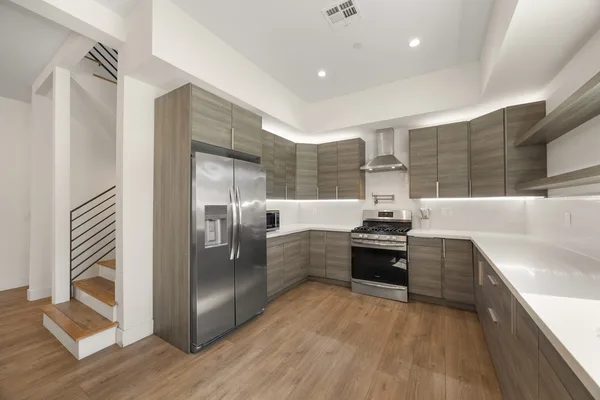 Coliving in Valley Village - San Fernando Valley, Los Angeles