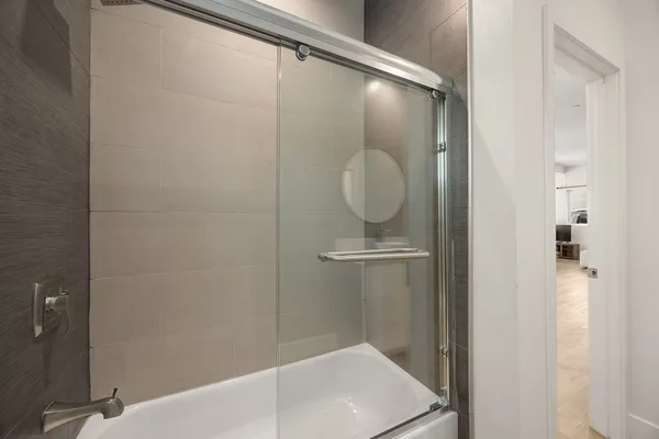 Coliving in Valley Village - San Fernando Valley, Los Angeles