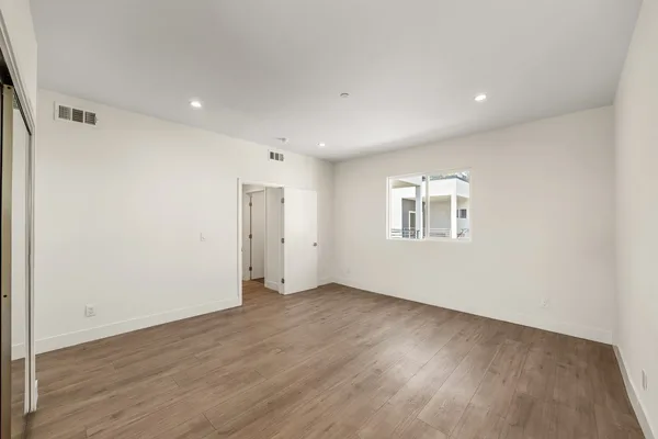 Coliving in Valley Village - San Fernando Valley, Los Angeles