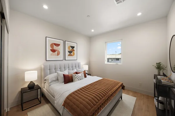 Coliving in Valley Village - San Fernando Valley, Los Angeles