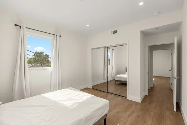 Coliving in Valley Village - San Fernando Valley, Los Angeles