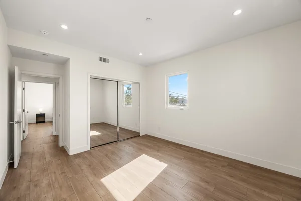 Coliving in Valley Village - San Fernando Valley, Los Angeles