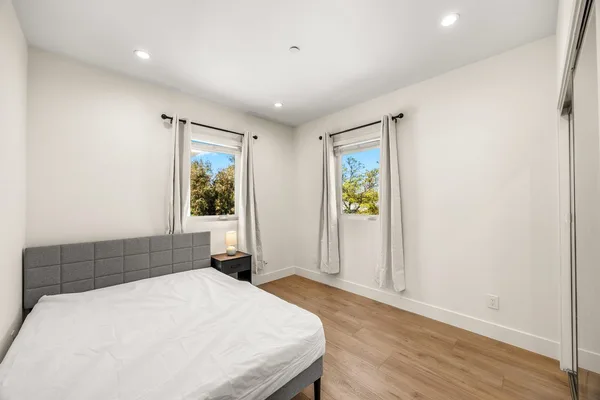 Coliving in Valley Village - San Fernando Valley, Los Angeles