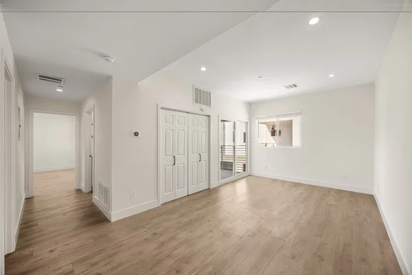 Coliving in Valley Village - San Fernando Valley, Los Angeles