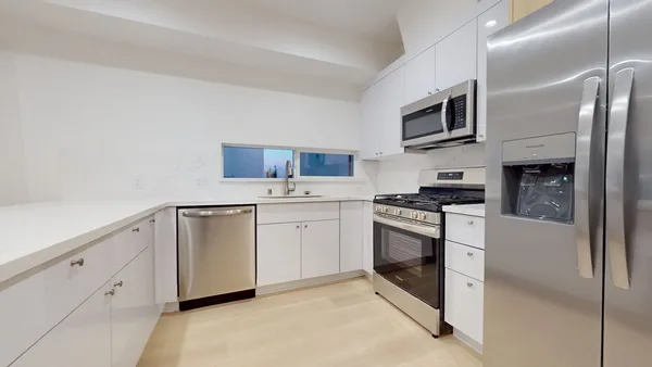 Coliving in Valley Village - San Fernando Valley, Los Angeles