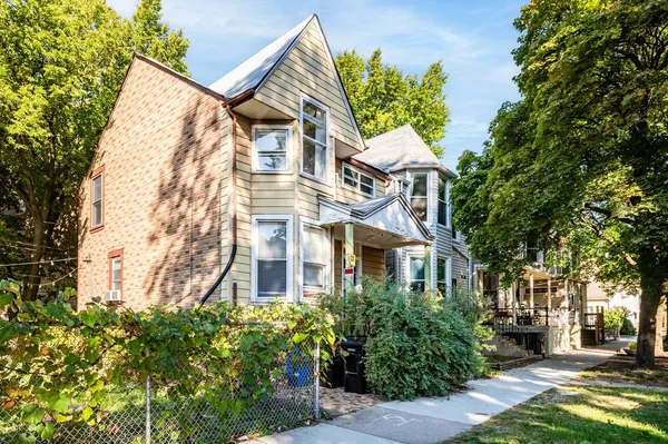 2 bedrooms apartment for rent in Roscoe Village - North Side, Chicago