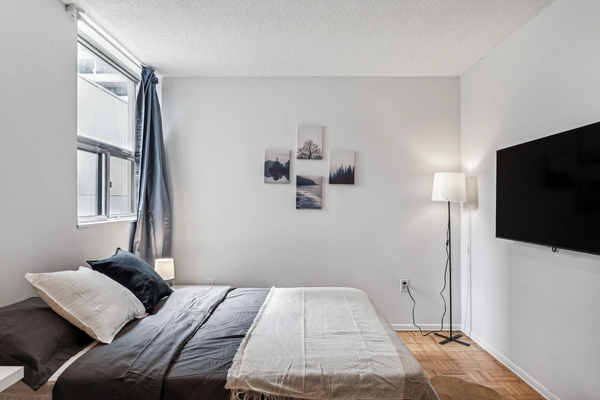 Coliving in Yonge–Eglinton - Midtown TO, Toronto