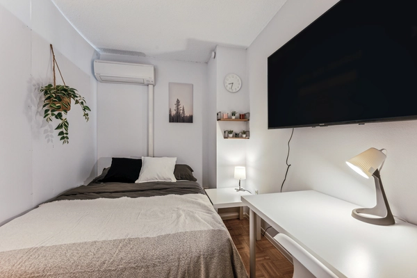 Coliving in Yonge–Eglinton - Midtown TO, Toronto