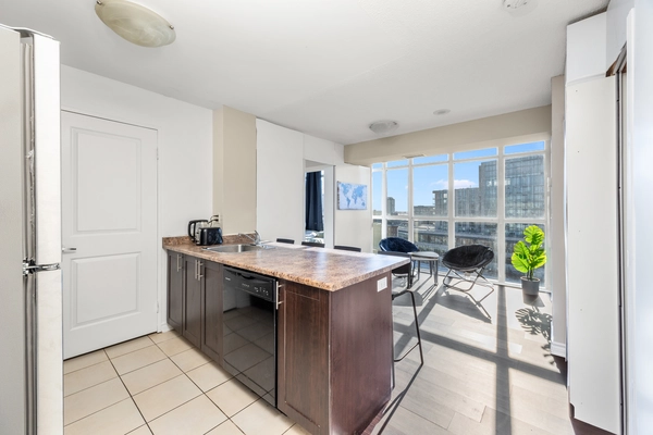 Coliving in Westside - West TO, Toronto