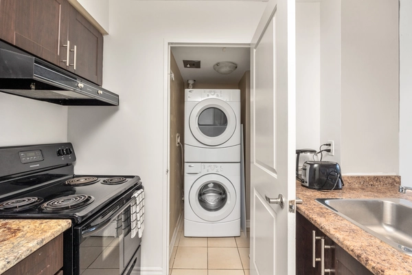 Coliving in Westside - West TO, Toronto