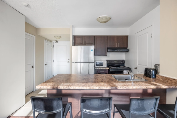 Coliving in Westside - West TO, Toronto