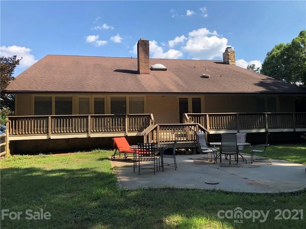 Coliving in Huntersville - North Charlotte, Charlotte