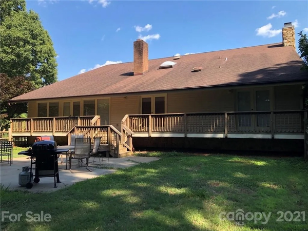 Coliving in Huntersville - North Charlotte, Charlotte