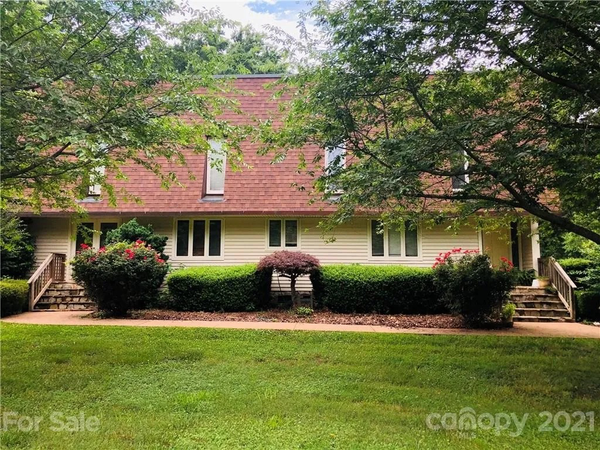 Coliving in Huntersville - North Charlotte, Charlotte