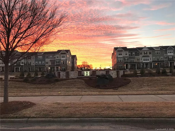 Coliving in Montclaire South - South Charlotte, Charlotte