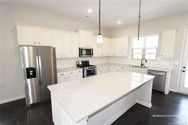 Coliving in Montclaire South - South Charlotte, Charlotte