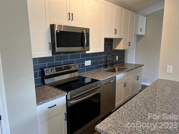 Coliving in Hickory Grove - East Charlotte, Charlotte