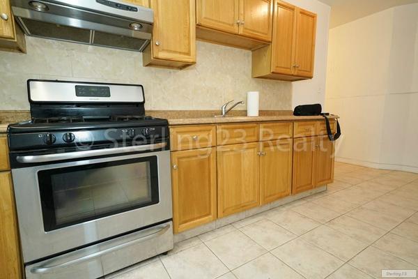 3 bedrooms apartment for rent in Astoria - Queens, New York