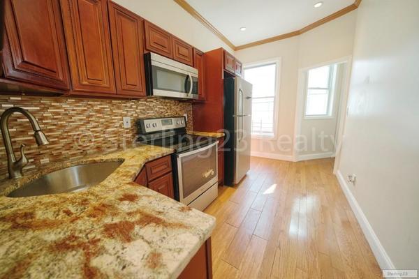 3 bedrooms apartment for rent in Astoria - Queens, New York