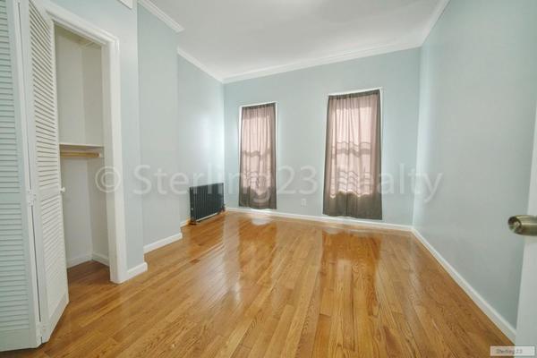 3 bedrooms apartment for rent in Astoria - Queens, New York