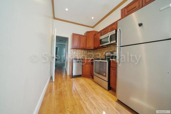 3 bedrooms apartment for rent in Astoria - Queens, New York