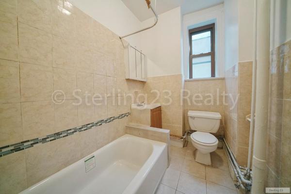 3 bedrooms apartment for rent in Astoria - Queens, New York