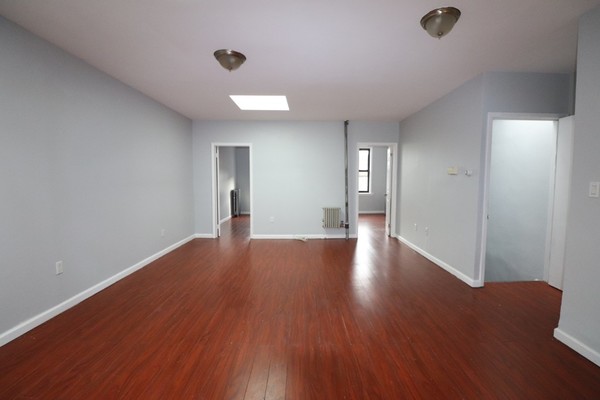 3 bedrooms apartment for rent in Gravesend / Bath Beach - Brooklyn, New York