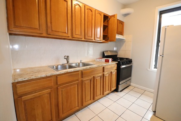 3 bedrooms apartment for rent in Gravesend / Bath Beach - Brooklyn, New York
