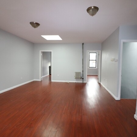 3 bedrooms apartment for rent in Gravesend / Bath Beach - Brooklyn, New York