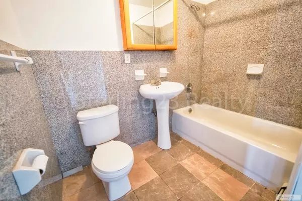 2 bedrooms apartment for rent in Astoria - Queens, New York