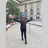 Looking for a roommate in Central Los Angeles, San Fernando Valley, Westside / South Bay - Los Angeles