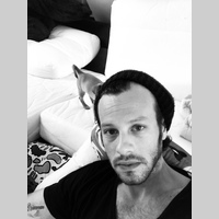 Looking for a roommate in Central Los Angeles, San Fernando Valley, Westside / South Bay - Los Angeles