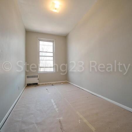 3 bedrooms apartment for rent in Astoria - Queens, New York