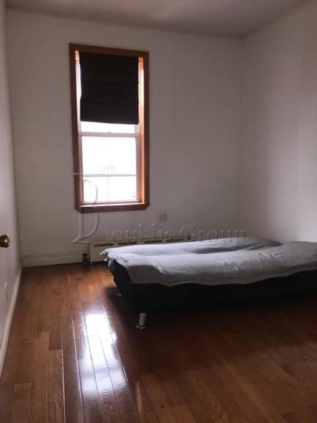 3 bedrooms apartment for rent in Astoria - Queens, New York