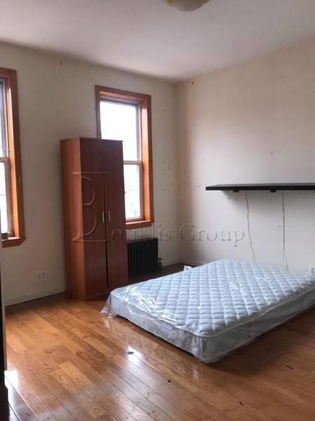 3 bedrooms apartment for rent in Astoria - Queens, New York