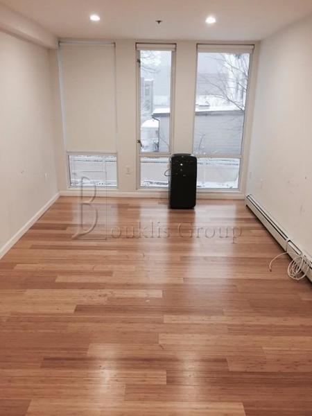3 bedrooms apartment for rent in Astoria - Queens, New York