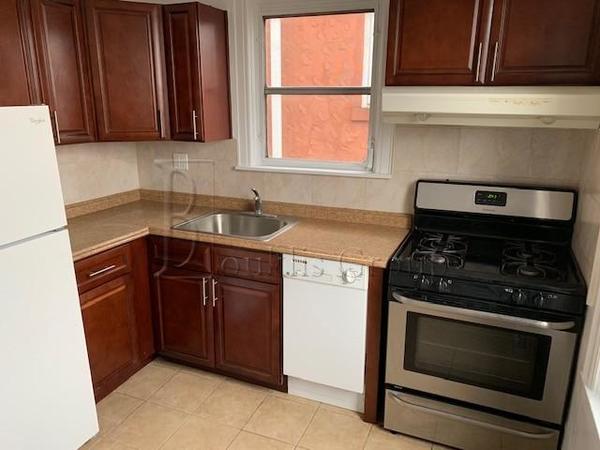 3 bedrooms apartment for rent in Astoria - Queens, New York