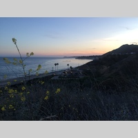 Looking for a roommate in San Fernando Valley - Los Angeles