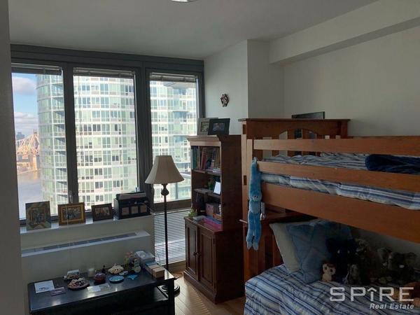 3 bedrooms apartment for rent in LIC - Queens, New York