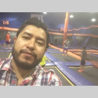 Looking for a roommate in Far North Side - Chicago