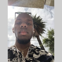 Looking for a roommate in Central Los Angeles, San Fernando Valley, Westside / South Bay - Los Angeles