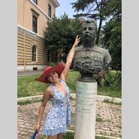 Looking for a roommate in San Fernando Valley - Los Angeles