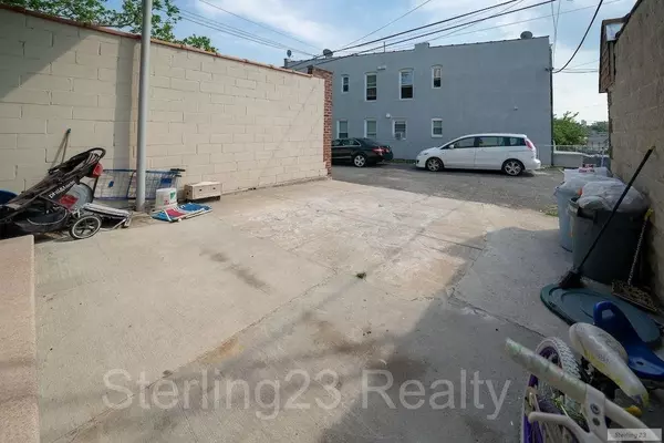 3 bedrooms apartment for rent in Astoria - Queens, New York