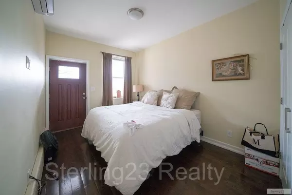 3 bedrooms apartment for rent in Astoria - Queens, New York