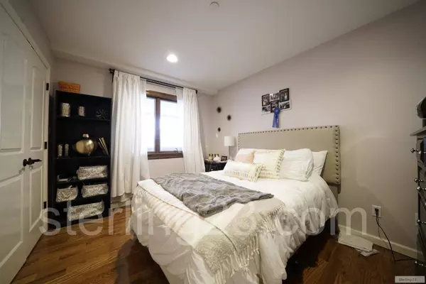2 bedrooms apartment for rent in Astoria - Queens, New York